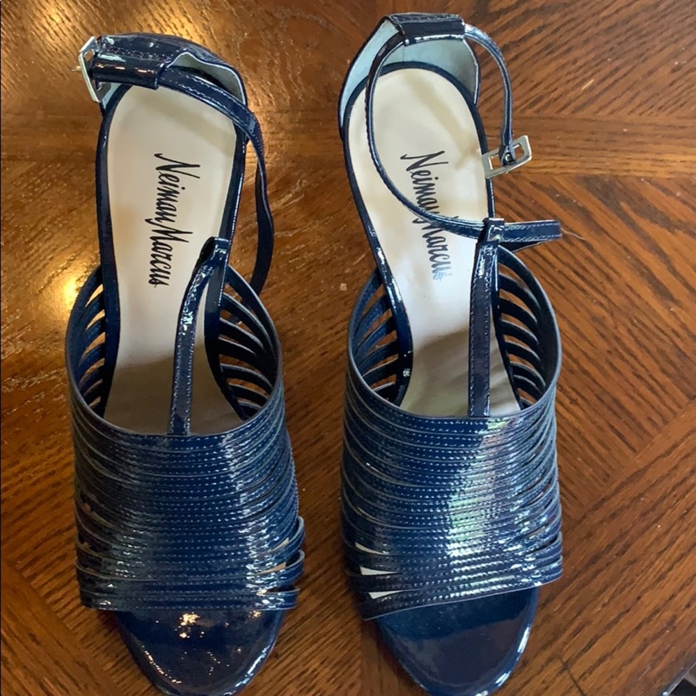 Ladies Navy Pumps